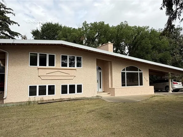 320 21 HIGHWAY, Maple Creek, SK S0N 1N0