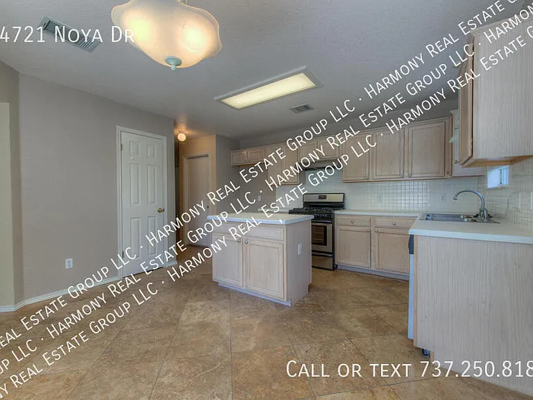 14721 Noya Dr — Photo 11