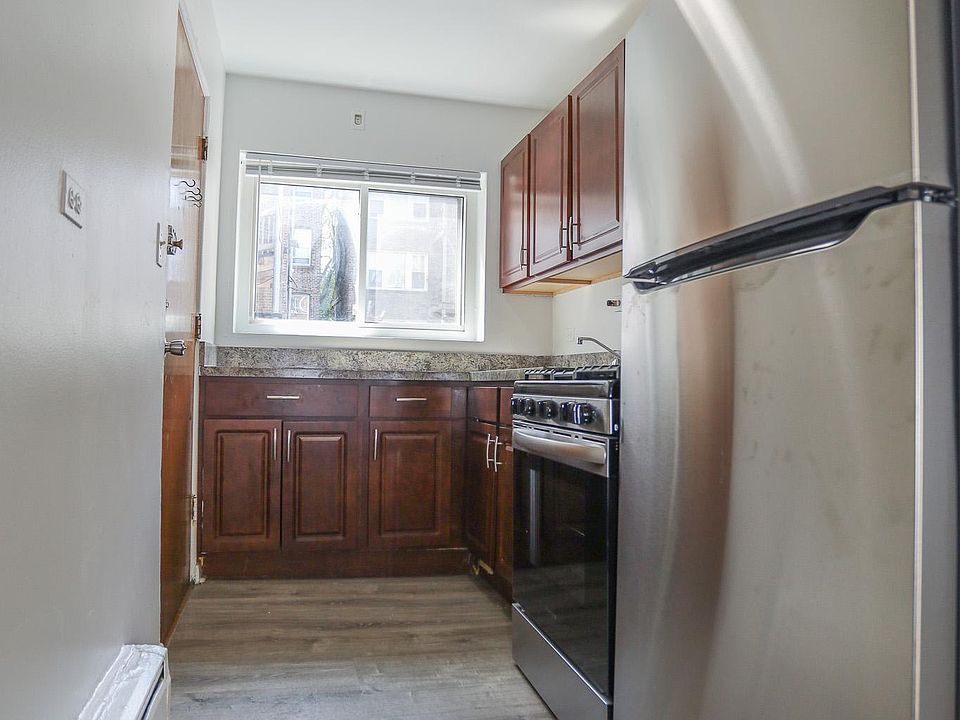 1st image of 6716 N Hermitage Ave #5A