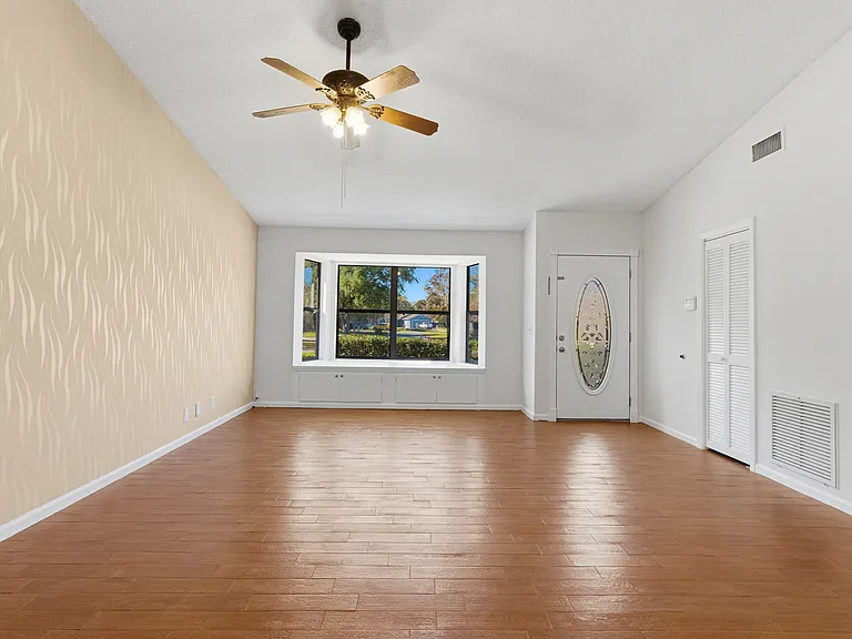 404 Westgate Cir — Photo 20
