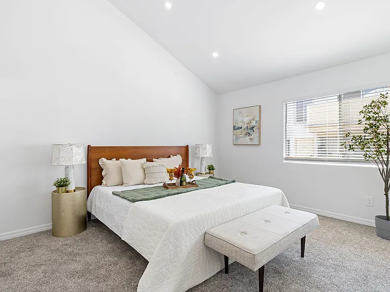 18408 Hatteras St #27 — Photo 13