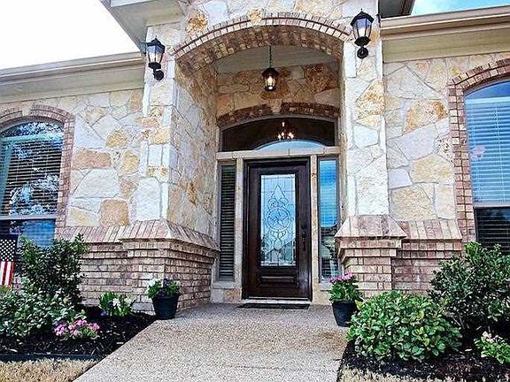 3rd image of 669 Eagle Landing Dr