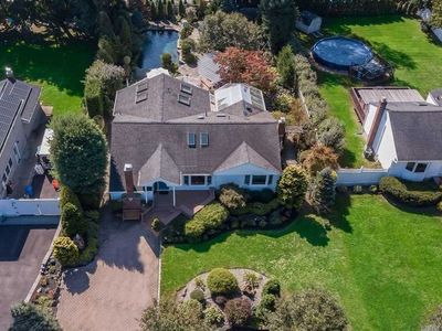 14 Gedney Ave, Smithtown, NY, 11787