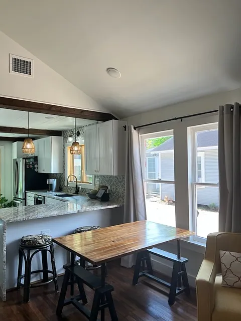 2 bed, 998 sqft, $3,200 — Photo 3