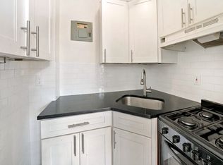 395 Washington Ave APT 6, Brooklyn, NY 11238