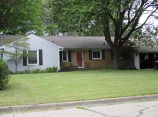 2520 Russet Dr, Kalamazoo, MI 49008