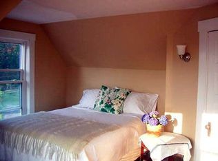 160 Highland Rd, Tiverton, RI 02878