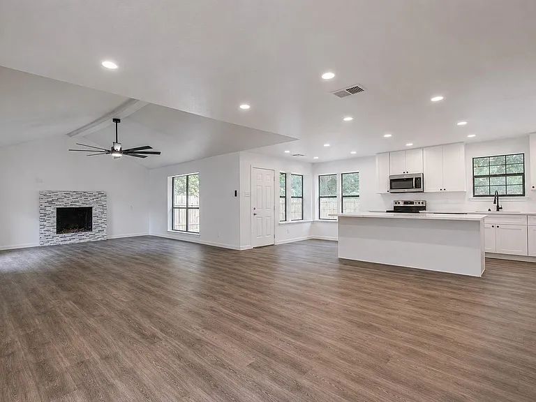 816 Glen Hollow Dr — Photo 7