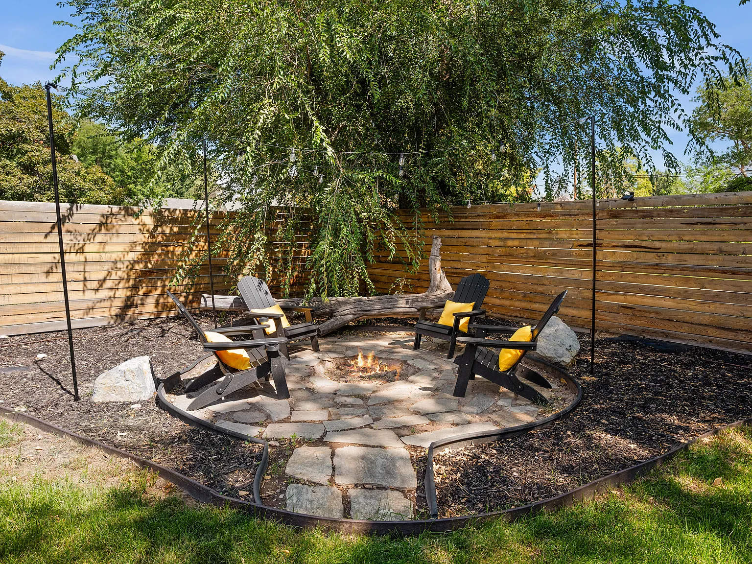 4 bed, 2.5 bath, 2100 sqft, $7,500 — Photo 4