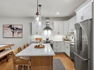 Davis Manor. - Downtown, Plymouth, MA 02360