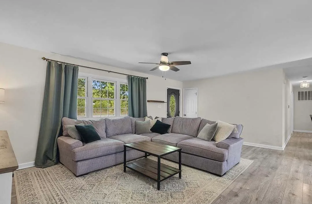 3 bed, 1344 sqft, $2,650 — Photo 4