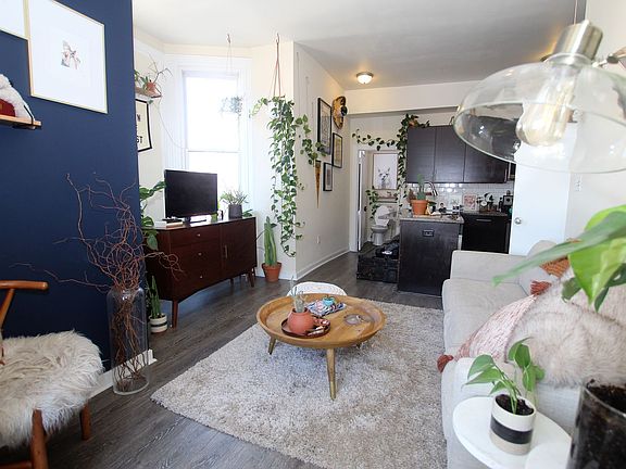 2nd image of 2841 W Girard Ave #2F