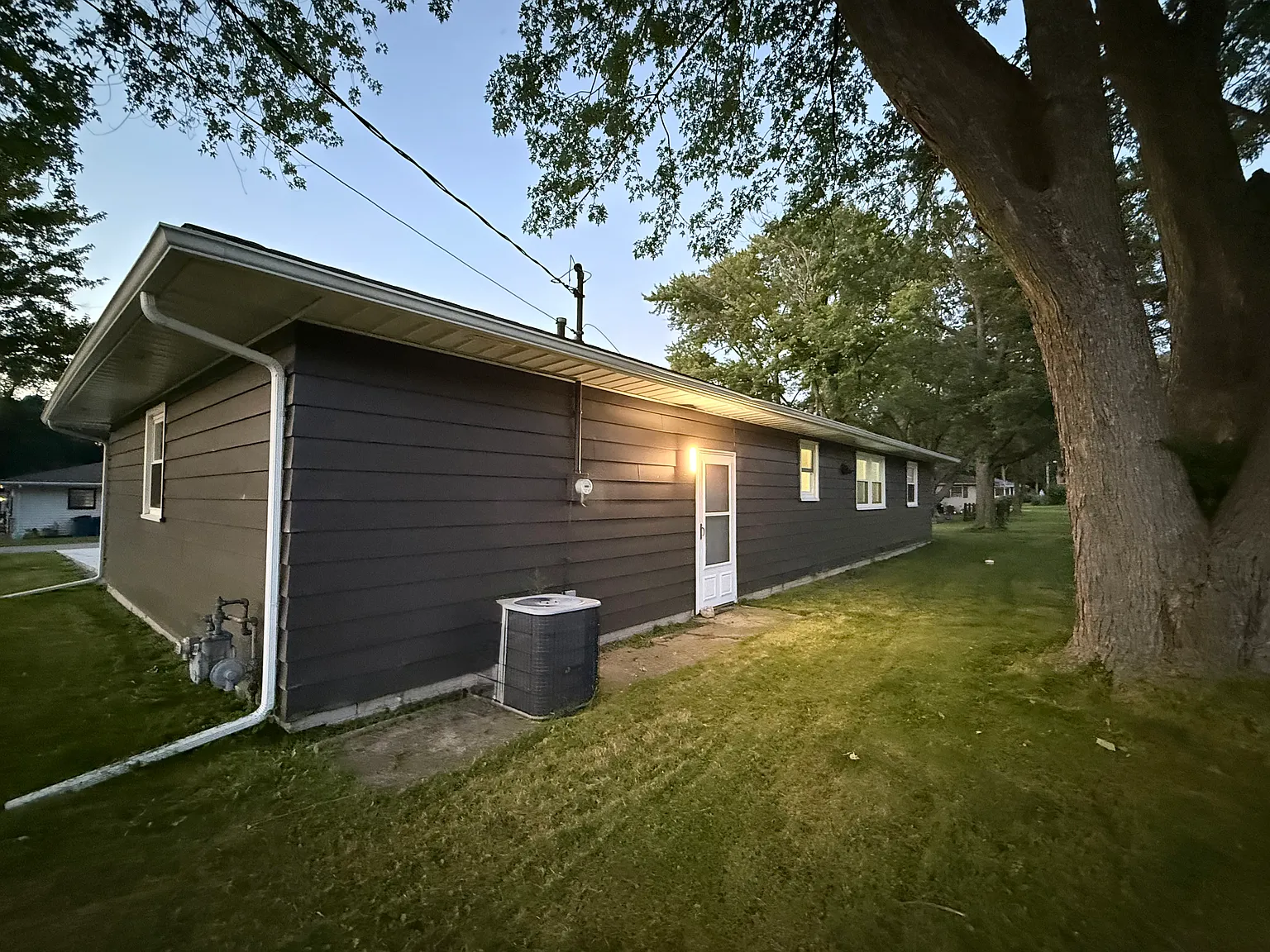 3 bed, 1120 sqft, $2,175 — Photo 2
