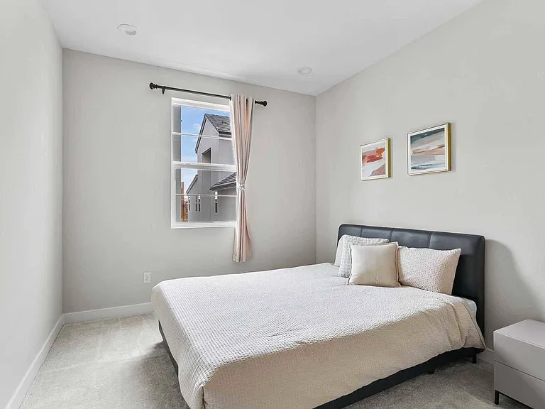 181 Pin Ln — Photo 15