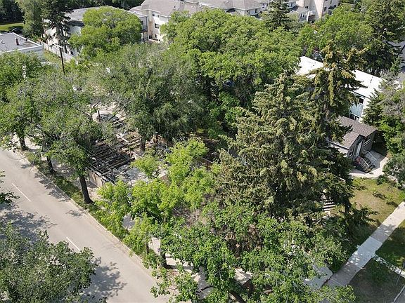5th image of 928 Main St