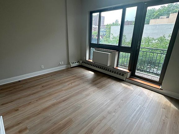 2nd image of 2205 3rd Ave