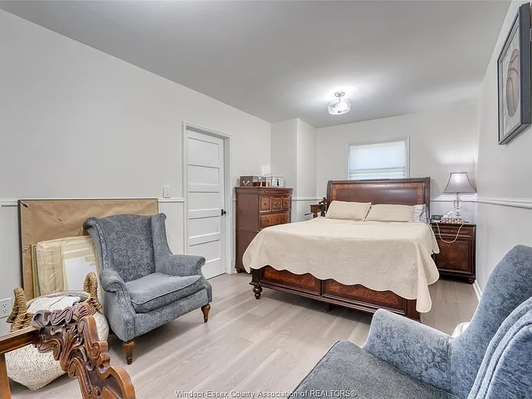 4062 Roseland Dr E — Photo 23