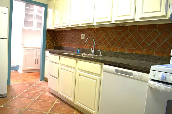 Rented by Horowitz Real Estate | media 29