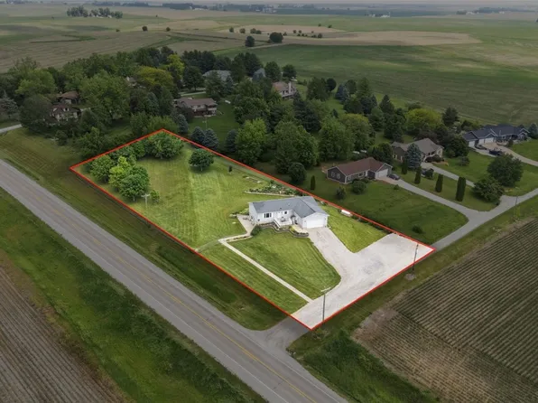 1782 Baker Ave, West Branch, IA 52358