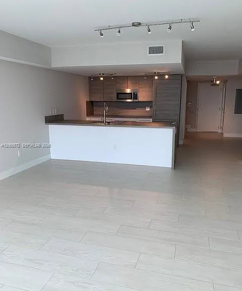 400 Sunny Isles Blvd #1606 — Photo 1