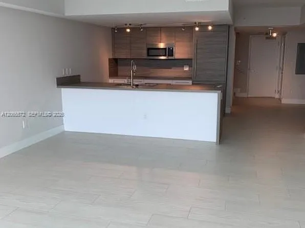 400 Sunny Isles Blvd, Sunny Isles Beach, FL