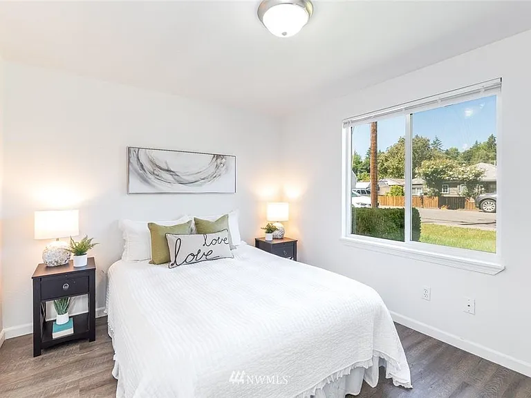 1744 N Rainier Ave — Photo 14