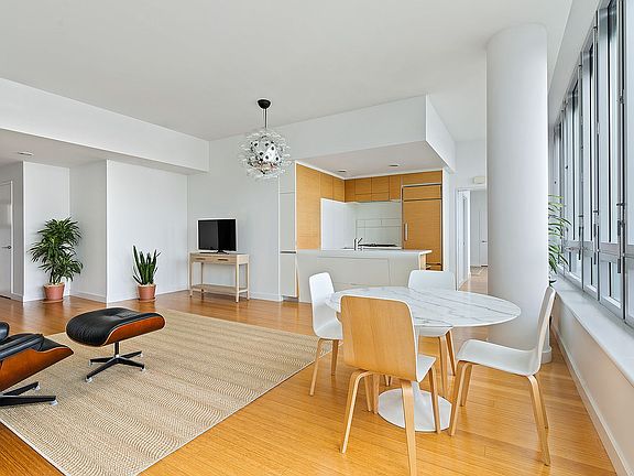 5th image of 8 River Ter APT 14S
