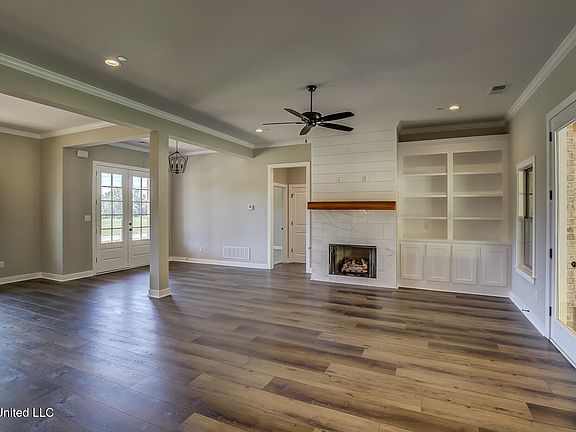 3rd image of 1528 Tributary Dr