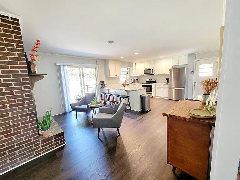1517 Basewood Dr — Photo 10