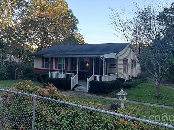 3rd image of 201 Dixon Cir