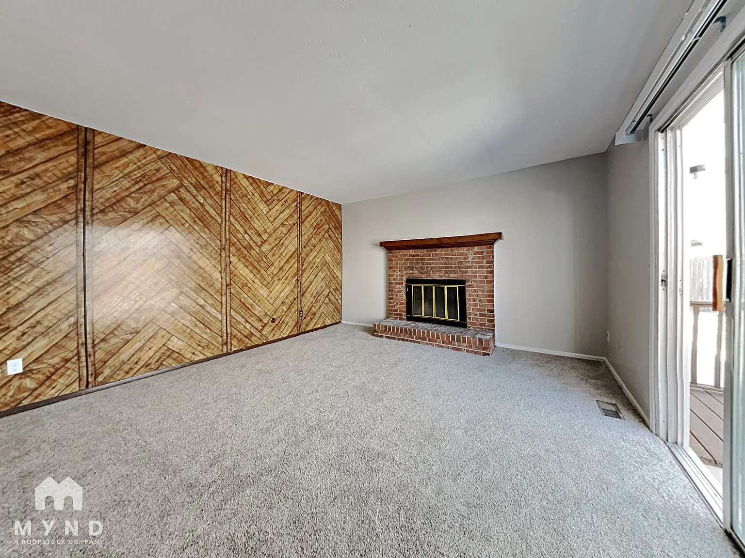 3 bed, 2.5 bath, 1919 sqft, $2,800 — Photo 3