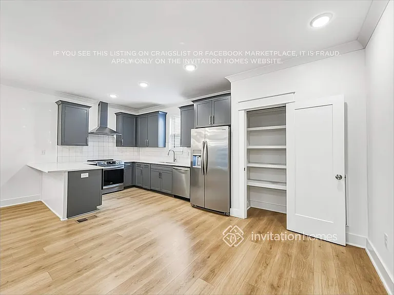 428 38th Ave N #6 — Photo 8