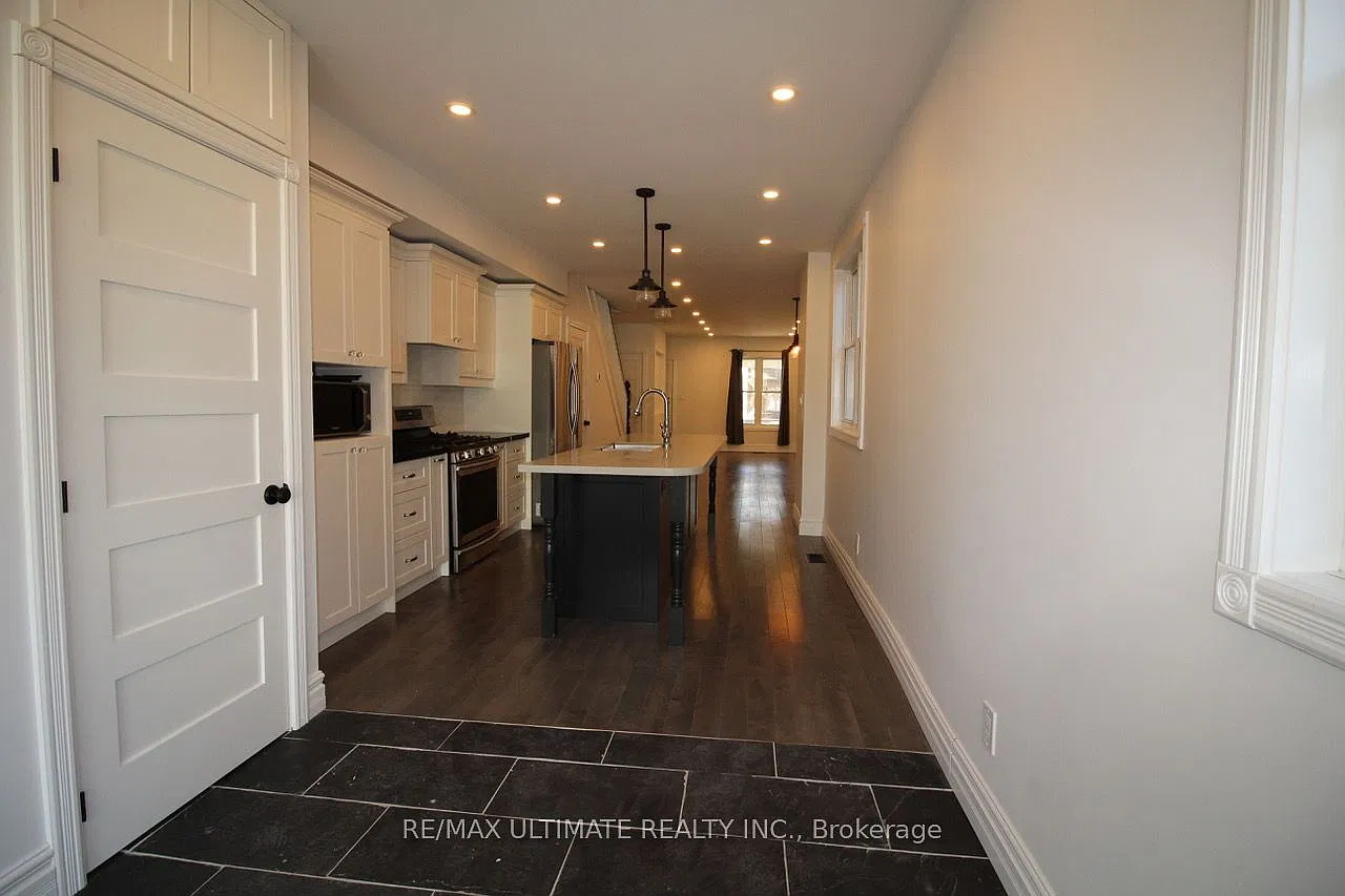 3 bed, $4,200 — Photo 2