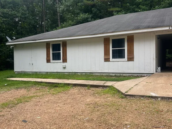 214 Lambs Rd APT D, Grenada, MS 38901