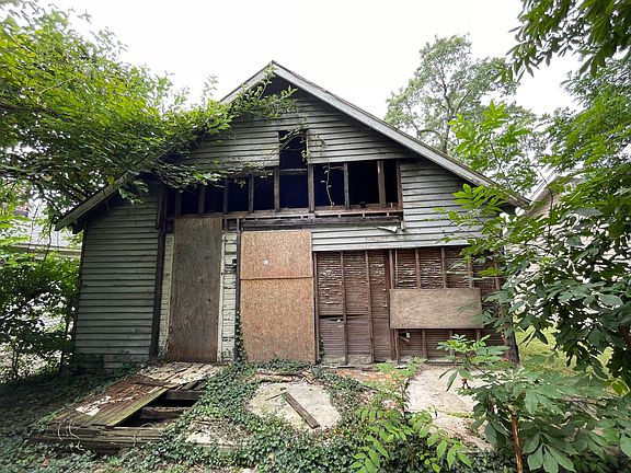 4th image of 947B Delaware Ave