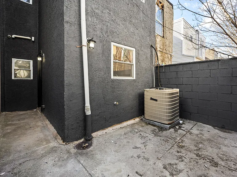 2043 Pierce St — Photo 27