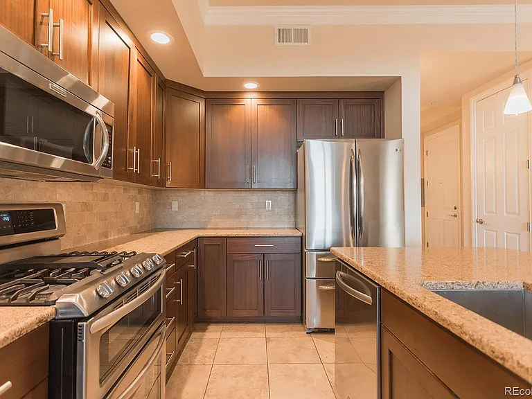 1120 Delaware St #405 — Photo 2