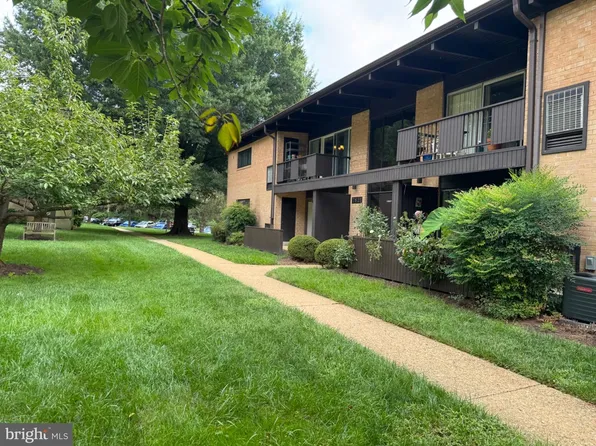 7821 Enola St APT 105, Mc Lean, VA 22102