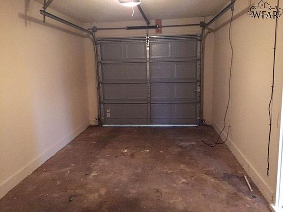 4th image of 3027 Stearns Ave