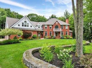 31 Hazeltine Dr, Cumberland, ME 04021