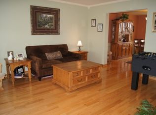 2736 Leonard Ln, North Aurora, IL 60542