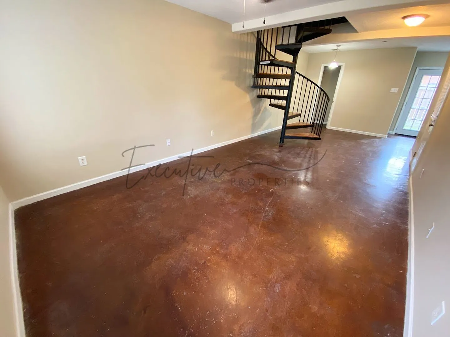 2-Bed, 2.5-Bath Townhouse Walk to McNeese State University! — Photo 2