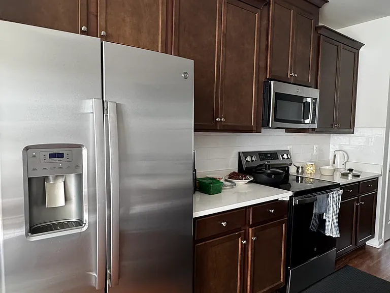 3405 Carnaby St — Photo 13