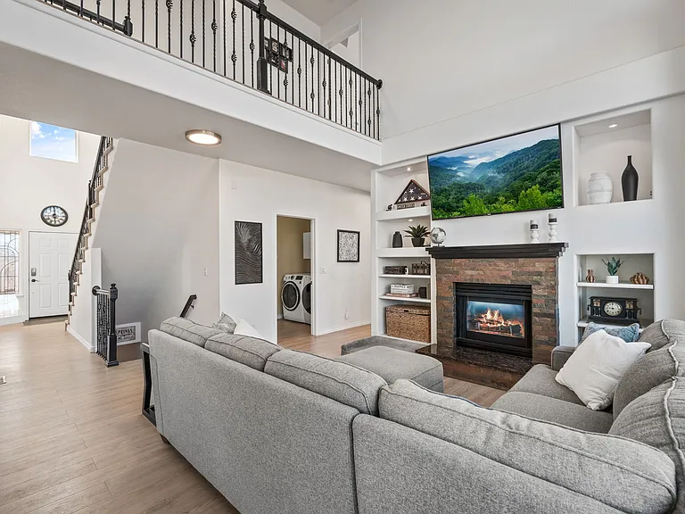 4350 Reginold Ct — Photo 7