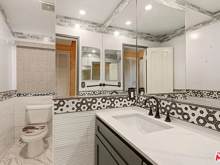 4131 Mantova Dr — Photo 26