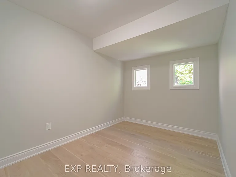 1509 Main St E #UPSTAIRS — Photo 18