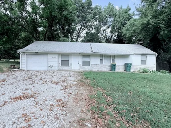 1915 Green Valley Dr, Saint Louis, MO 63136