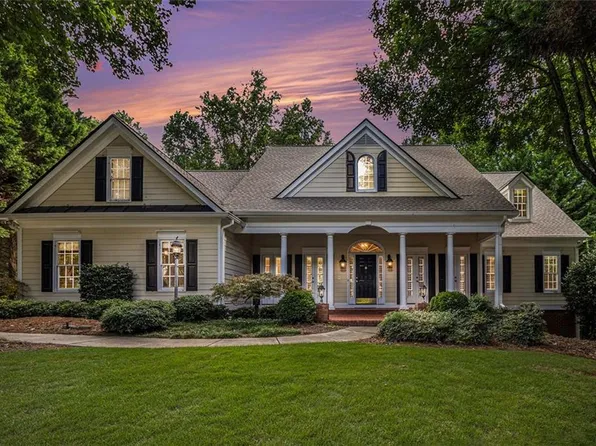 4927 Red Cliff Ct, Powder Springs, GA 30127