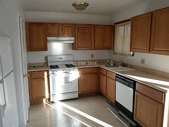 5th image of 4041 Shady Oak Dr