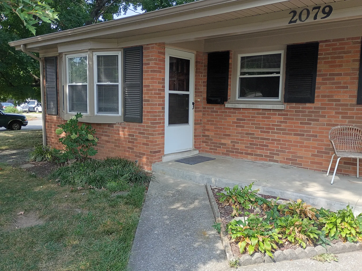 2 bed, 800 sqft, $1,200 — Photo 2